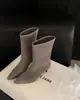 Botas Elegantes Simples Pretas de 5,5 cm na Panturrilha Nova Coleção Outono e Inverno 2026 Bico Fino Salto Agulha Botas Chelsea Botas da Moda para Mulheres