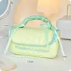 Bolsa de Cosméticos de Aparência Sofisticada para Lembrança para Mulheres, Bolsa de Higiene Pessoal Portátil de Grande Capacidade para Viagem, Bolsa de Armazenamento Bordada Fresca e Doce
