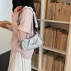 Nueva colección de verano 2026: bolso de moda con correa de cadena en forma de nube, un bolso cruzado blanco elegante y sofisticado para mujer, perfecto para cualquier atuendo