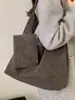 Bolsa de Ombro Feminina Transfronteiriça 2026 Nova Coleção Outono/Inverno Estilo Preguiçoso Grande Capacidade Retrô Sob o Braço Bolsa Tote para o Dia a Dia