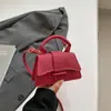 Bolso de Mano Texturizado de Nicho Estilo Francés para Mujer, Bolso Cuadrado Pequeño en Forma de Reloj de Arena Moda Primavera 2026, Bolso Cruzado Versátil de Moda