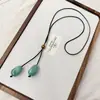 Nova Corrente de Suéter com Corda Trançada Longa Ajustável por Puxar, Colar com Pingente Irregular de Jade Sintético Estilo Chinês para Mulheres, Luxo Leve e de Alta Qualidade