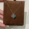 Colar Fresco e Simples de Zircônia Azul Flor de Quatro Folhas para Mulheres, Corrente de Clavícula com Design Oco Único, Corrente de Pescoço Elegante Atacado