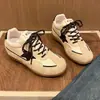 Zapatos Estilo Alemán con Aumento Oculto de Altura Otoño 2026 Nuevo Retro Estrella Estilo Coreano Versátiles Suela Suave Transpirable Suela Gruesa Casual Zapatos para Mujer