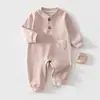 Ropa de bebé para primavera y otoño, mameluco de bebé unisex, algodón cálido y cómodo, Clase A, mameluco para recién nacidos de nuevo estilo