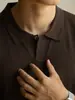 [Serie Pionero] Suéter de Punto con Cuello Alto Mezclado con Seda de Morera Cloud-Sense para Hombre Otoño 2025 Camisa Base de Manga Larga
