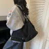 Bolso Retro de Gran Capacidad para Mujer Otoño e Invierno Casual 2025 Nuevo Bolso de Hombro Textura Popular de Este Año Bolso Tote para Viajar