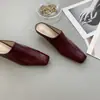 Mules slip-on retro de bico fechado e corte profundo para uso casual no outono, sapatos versáteis de salto plataforma para o trabalho