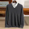 Nuevo suéter de cachemira con cuello en V para hombre para otoño e invierno, jersey de punto de corte holgado, adecuado para ropa business casual, top de manga larga