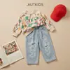 Conjunto de Moletom Casual Solto com Grafite e Jeans Reto Rasgado para Meninos - Coleção Primavera e Outono
