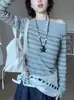 Camiseta feminina listrada estilo americano de manga longa ombro a ombro, nova para primavera/outono de 2026, top base justo para garota estilosa