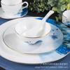Conjunto de mesa de alta qualidade em porcelana fina, estilo chinês, com quatro peças e detalhes em dourado, do hotel Star Club.