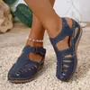 Sandalias estilo romano, un artículo popular de verano para mujer, nuevo diseño transfronterizo, disponible en tallas grandes, con diseño de punta cerrada y estilo de cuña con correa única calada 2026