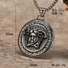 Accesorios de acero de titanio de moda colgante ins punk retrato vintage alta calidad hip hop diamante cadena para suéter de hombre venta al por mayor