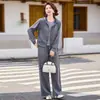 Conjunto Otoñal de Manga Larga para Mujer 2026 Nueva Moda Casual Deportivo de Tres Piezas para Mujeres de Mediana Edad y Mayores