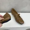 Sapatos Rasos Quadrados de Uma Tira 2026 Estilo Novo Primavera e Outono Sola Macia Patchwork Boca Rasa Salto Escondido Sapatos Mary Jane para Mulheres