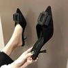 Verão 2025 Novo Estilo Coreano Peça Externa Salto Agulha Sapatos Femininos Salto Alto Meio Arrastão Bico Fino Moda Celebridade da Internet Sandálias e Chinelos de Salto Médio Tendência