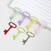 Colgante Colorido en Forma de Llave Colgante Chapado Cadena para Teléfono Móvil Llavero Material Decorativo Estéreo Accesorios para Joyería DIY