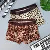 Roupa Íntima Masculina de Seda Gelada com Estampa de Leopardo Personalizada de Verão, Confortável e Macia, Boxer Ousado, Shorts Sexy de Quatro Cantos