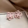 Pendientes de Aguja Plateada con Delicado Diseño de Flor Hueca con Goteo de Aceite, Lujo Ligero y Sensación de Alta Gama, Pendientes Elegantes y Sencillos, Dulces y Versátiles