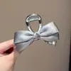 Pinza para el Cabello de Doble Cierre con Lazo de Satén de Alta Gama Estilo Coreano, Pasador de Lujo Ligero, Accesorio para el Cabello Simple y Versátil