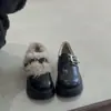 Sapatos de Pelo Únicos para Mulheres com Forro de Lã Estilo Francês, Novo Lançamento Primavera 2026 Estilo Britânico Sapatos de Couro Slip-On com Solado Grosso e Fivela