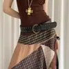 Cinto Largo Vintage Estilo Western com Tachas para Mulheres, Novo Modelo Versátil para Combinar com Vestidos e Jeans, Cinto de Cintura Emagrecedor e Versátil