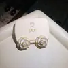 Elegantes Pendientes de Camelia Perlada para Mujer 2026 Nuevos de Moda Estilo Chanel Retro Estilo Hong Kong