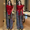 Conjunto de duas peças estiloso e elegante: suéter de tricô e calça pantalona xadrez para mulheres, conjunto elegante para afinar a silhueta na primavera e no outono