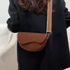 Bolso Sencillo Estilo Hong Kong Moda Femenina Estilo Coreano Correa Ancha para el Hombro Bolso de Hombro Único Cruzado Nuevo para Viajar Temperamento Retro Bolso Silla de Montar
