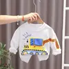 Versión coreana de la primavera y el otoño nuevo cuello redondo dibujos animados bebé estilo occidental suéter de manga larga jeans traje casual fabricantes al por mayor