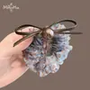 Base azul frío con malla de estampado de leopardo marrón y cordón de cuero, scrunchie de cuenta redonda para mujer, estilo vintage 2026, añade un toque retro