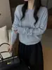 26 Nova Coleção de Outono: Blusa de tricô básica de cor sólida estilo coreano com gola redonda e mangas compridas, versátil para looks casuais e de trabalho, peça base feminina