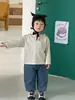 Camiseta Rayada para Niños Otoño 2026 Nuevo Estilo Ropa de Otoño para Bebé Estilo Coreano Ropa para Niños Conjunto de Jeans para Niños de Otoño