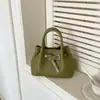 Bolso de Mano Tejido a Mano de Nicho Coreano para Mujer 2026 Nuevo Estilo Primavera Bolso Tote Cesta con Acabado de Alta Gama, Diseño Acolchado de un Solo Hombro