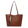 Bolso Tote de Moda y Sencillo, Gran Capacidad, Bolso de Hombro para el Trabajo de Mujer, Bolso de Moda, Bolso de Axila de Nicho de Alto Temperamento para Mujer