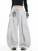 Pantalones Deportivos Casuales Oreeta de Estilo Americano Minimalista con Dobladillo Curvo para Hombres y Mujeres con Colgante de Felpa de Dibujos Animados, Pierna Ancha Holgada