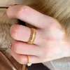 Anillo para Mujer Microincrustado con Borde de Encaje, Diseño Abierto, Anillo de Monedas de Dinero y Cobre, Lujo Ligero Estilo Chino