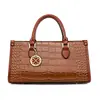 Bolsa de mão de fornecimento direto transfronteiriço, bolsa feminina popular com padrão de crocodilo, sensação de alta qualidade, bolsa prática de grande capacidade para o dia a dia da mulher