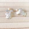 Pendientes Suaves de Montaña Soma Suaves de Tres Capas Flor de Cuatro Pétalos Petalo Plata Cepillada Perla de Agua Dulce Nicho Elegantes Versátiles Estilo Nacional