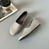 Zapatos Mary Jane redondos de estilo minimalista retro francés para mujer, nuevo modelo de verano 2026, elegantes y versátiles, con aumento de altura interno y diseño poco profundo