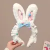 Diadema de Peluche con Calavera Alta de Dibujos Animados Hace que la Cara Parezca Más Pequeña Lazo para el Cabello Nueva Temporada Otoño/Invierno 2026 Accesorios para el Cabello de Mujer Estilo Coreano Diadema Versátil