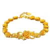 Pulsera Flor de la Fortuna de Aleación Chapada en Oro de Arena Vietnamita para Tiktok de Desvanecimiento Lento, Afortunada y Versátil, Venta al por Mayor de Fábrica