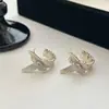 Pendientes de Mariposa de Plata Elegantes con Aguja S925 para Mujer, Diseño Único y Exquisito, Versátiles para el Uso Diario, Accesorios para Orejas Distintivos