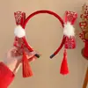 Diadema Roja con Borla de Año Nuevo Lazo de Traje Tang 2026 Año del Caballo Accesorio para el Cabello Pasador de Peluche Festival de Primavera Adorno para la Cabeza de Año Nuevo
