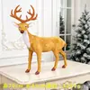 Escaparate de Fiesta Navideña Decoración de Escena de Árbol de Navidad Suministros Peluche Flor de Ciruelo Simulada y Adornos de Reno debajo del Árbol