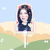 Grupo Babymonster Ruka Kawii e Kaori Ayase Placa Grande de Recepção no Aeroporto Merchandise de Apoio ao Show