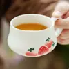 Taza de Café con Fresa Pintada de Arcilla Mineral Blanca del Fabricante, Taza de Té Exquisita, Taza de Cerámica para Latte, Vajilla para la Mesa de la Tarde, Taza