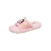 Pantuflas peludas de dibujos animados de anime de invierno para interiores/exteriores para mujer, nuevo estilo de nicho 2026, sandalias tipo chancla de moda para mujer