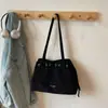 Bolsa Retro 2025 Nova Tendência com Cordão para Mulheres, Bolsa de Ombro Transversal Fosca Fashion, Bolsa Saco Texturizada Fashion para Mulheres